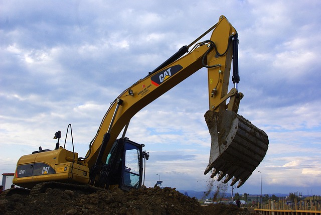 excavator-4765917_640